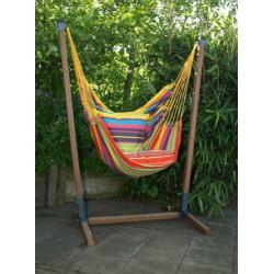 Hangstoel met bamboe houten standaard #794