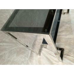 Mooie antraciete glazen salontafel en sidetable met RVS
