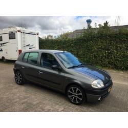 Renault clio 1.4 16v 5 deurs sport!!