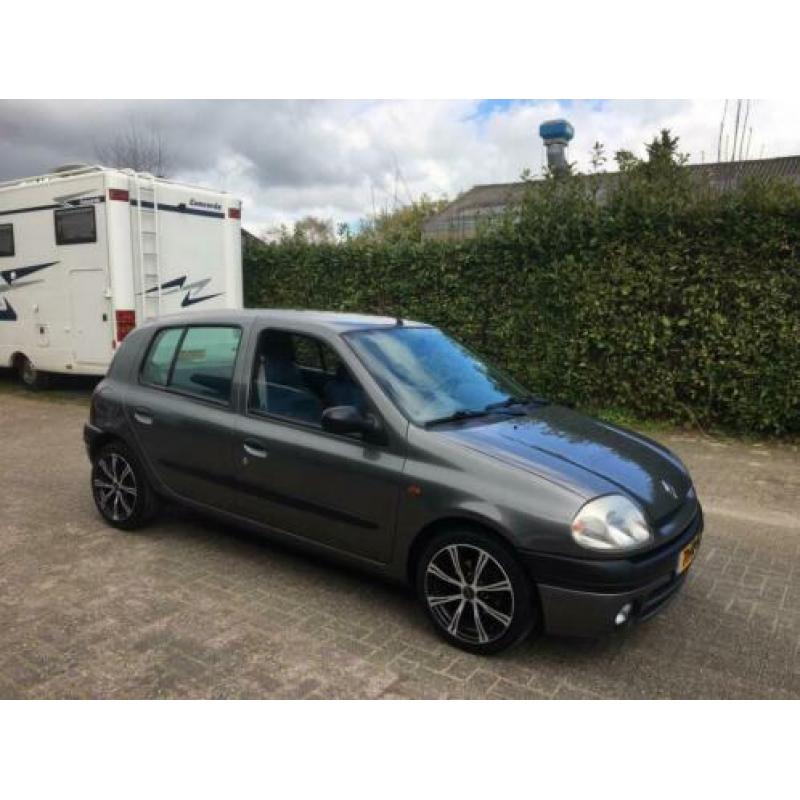 Renault clio 1.4 16v 5 deurs sport!!