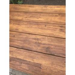 Echte houten tafel