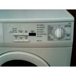 Wasmachine van merk aeg bijna niet gebruikt