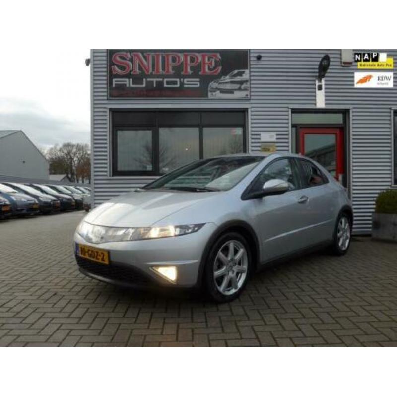 Honda Civic 1.8 Sport -CLIMA-TREKHAAK-PDC ACHTER-LMV-140 PK!