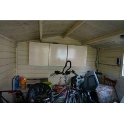 Tuinhuisje (GRATIS AF TE HALEN)