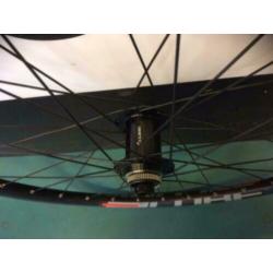 Cube/Alexrims 650B ATB BOOST Thru-Axle Voorwiel, Gloednieuw