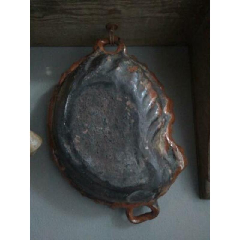 Mooie oude brocante aardewerk bakvorm vorm schelp *Etage3*