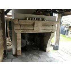 Oude originele kasteel openhaard