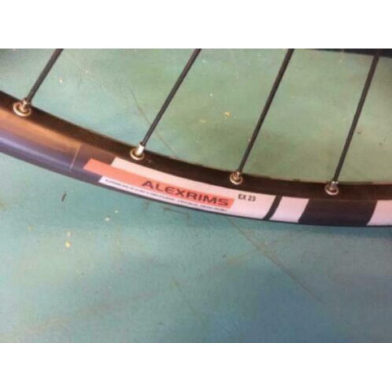 Cube/Alexrims 650B ATB BOOST Thru-Axle Voorwiel, Gloednieuw