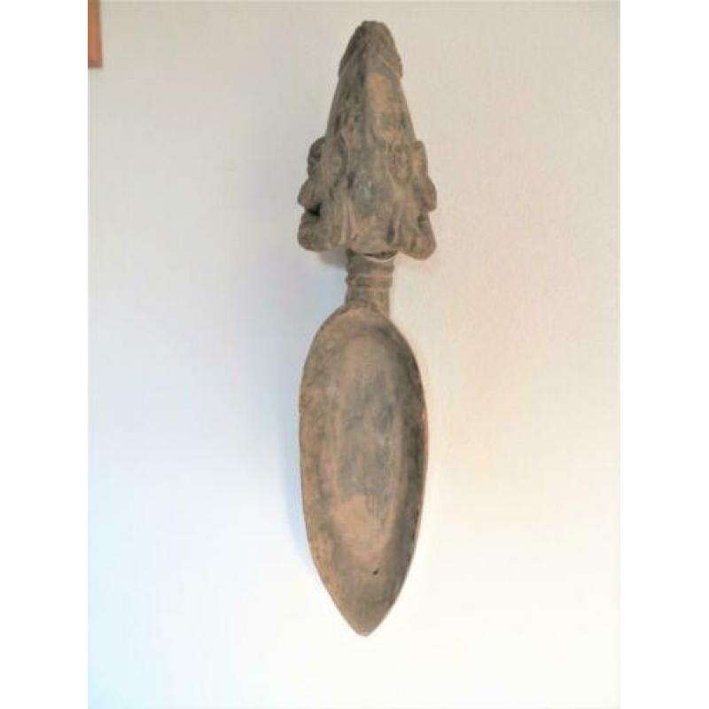 Traditionele lepel met ramskop; Guinee