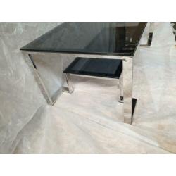 Mooie antraciete glazen salontafel en sidetable met RVS