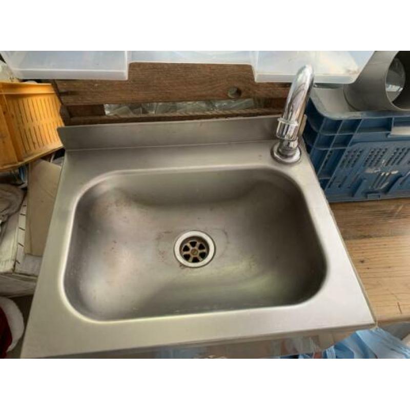 RVS horeca wasbak met druk kraan