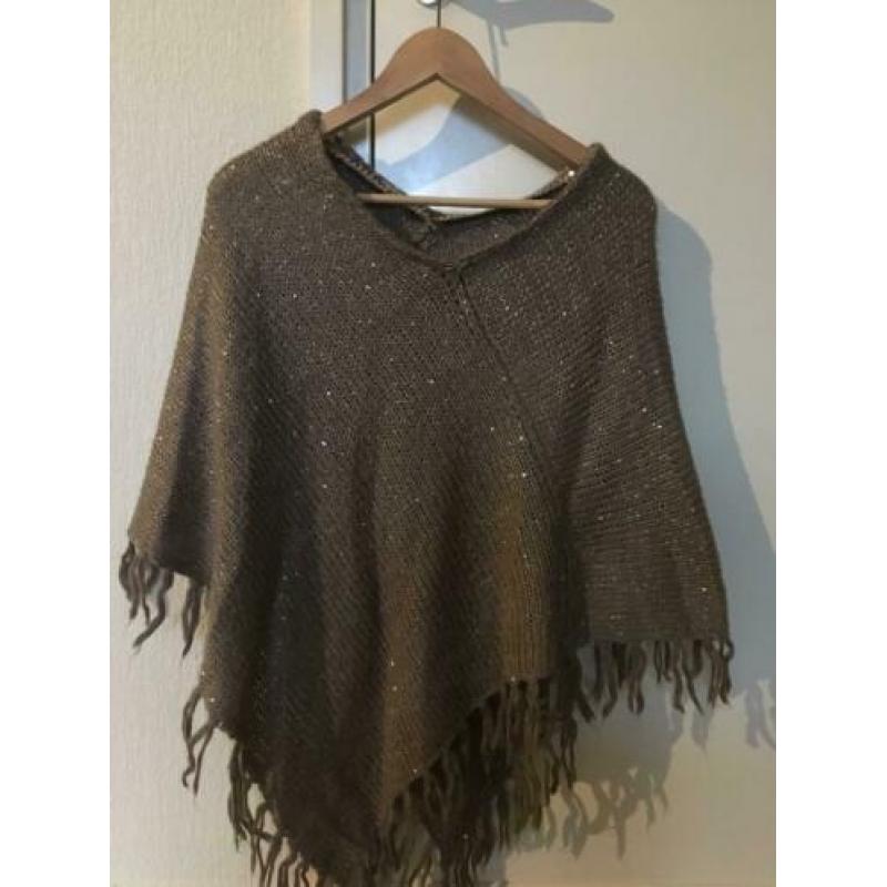 Gave beige poncho Shoeby, 2 kanten draagbaar!