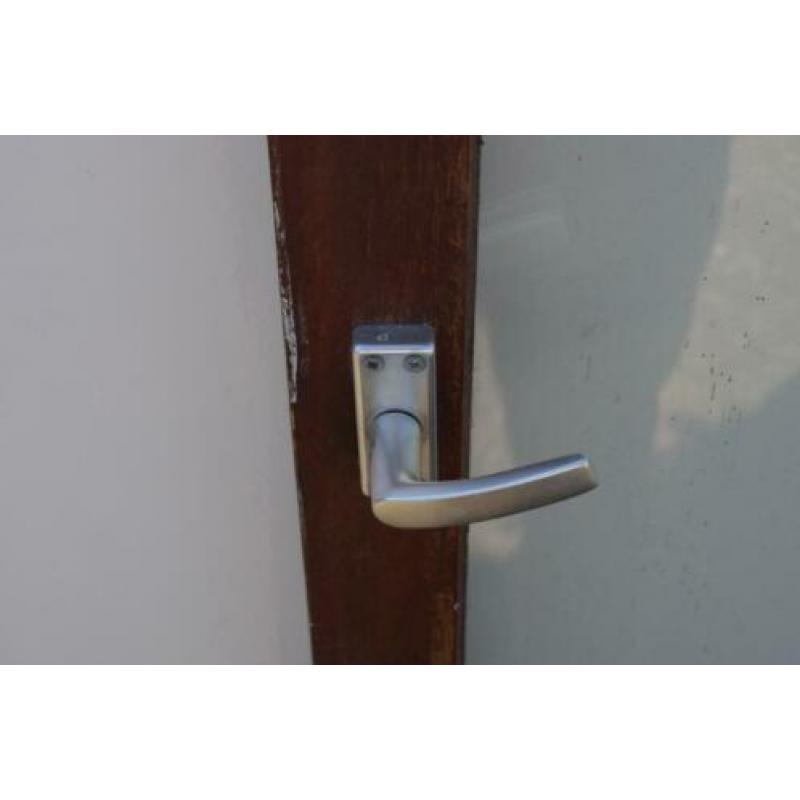 Hardhouten raam met dubbel glas 1.25m x 62 cm
