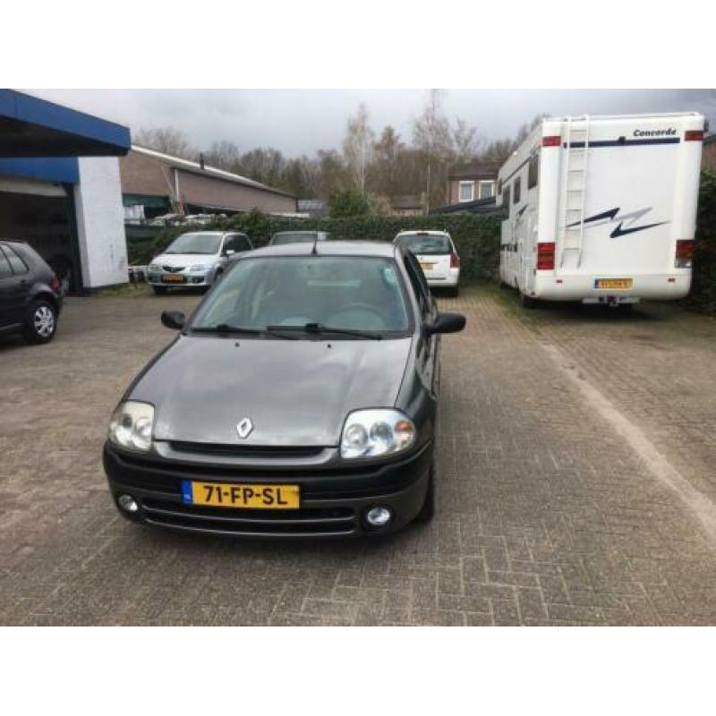 Renault clio 1.4 16v 5 deurs sport!!
