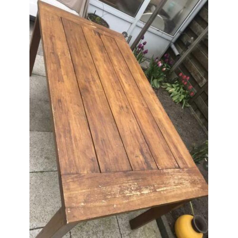 Echte houten tafel