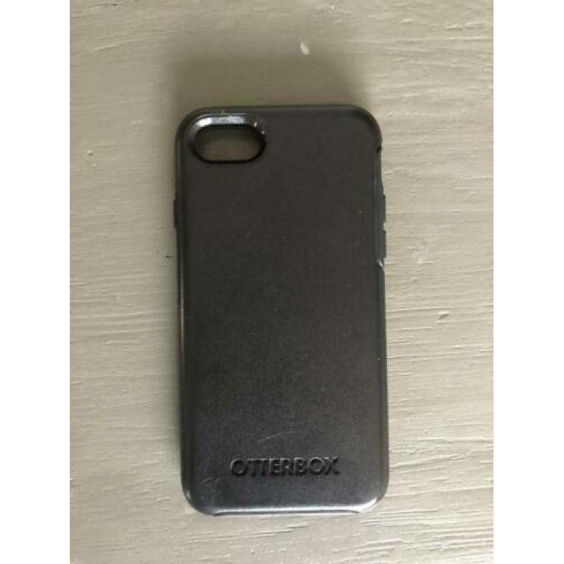iPhone 7 128 GB + otterbox hoesje