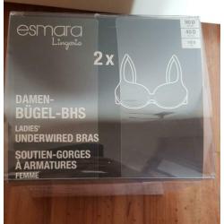 Aangeboden NIEUW zwart en witte bh's.