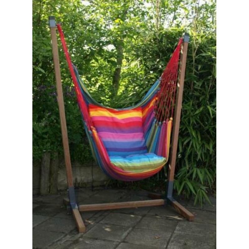 Hangstoel met bamboe houten standaard #794