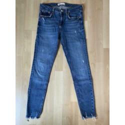 Mooie donkerblauwe spijkerbroek maat 36 van Zara