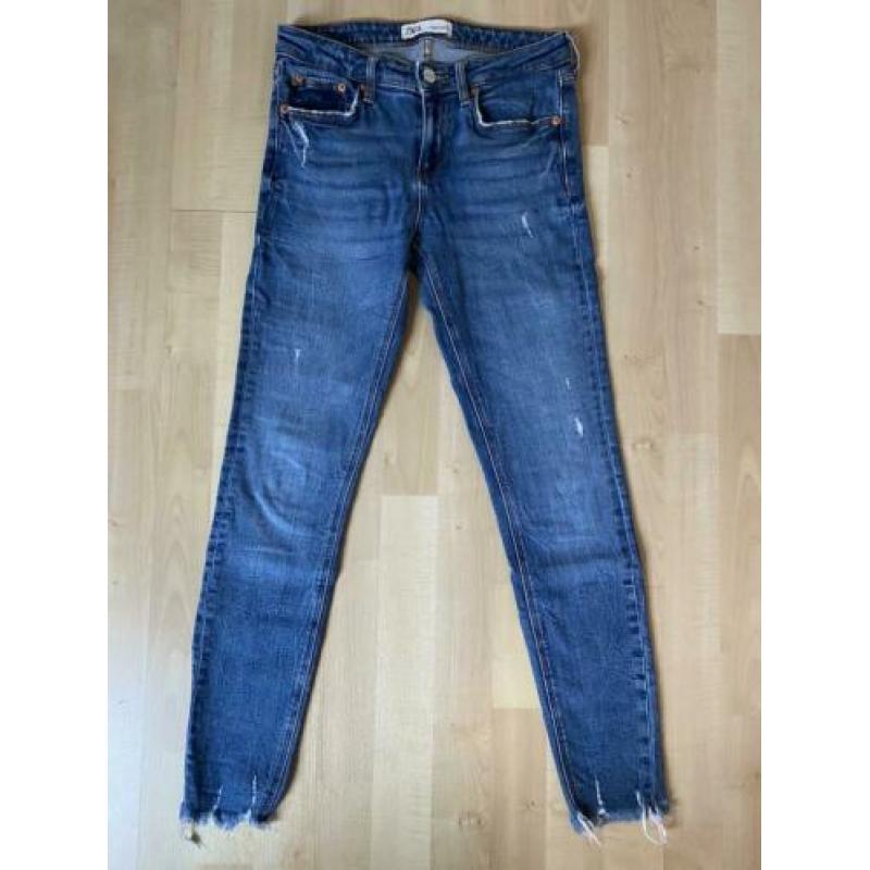 Mooie donkerblauwe spijkerbroek maat 36 van Zara