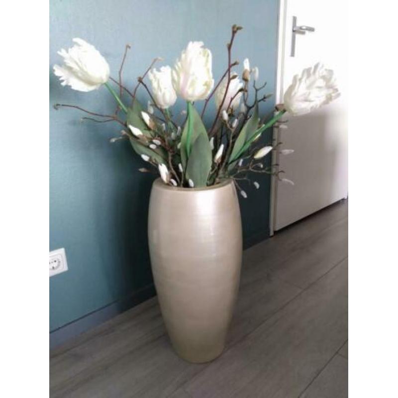 Mooie pot met inhoud.