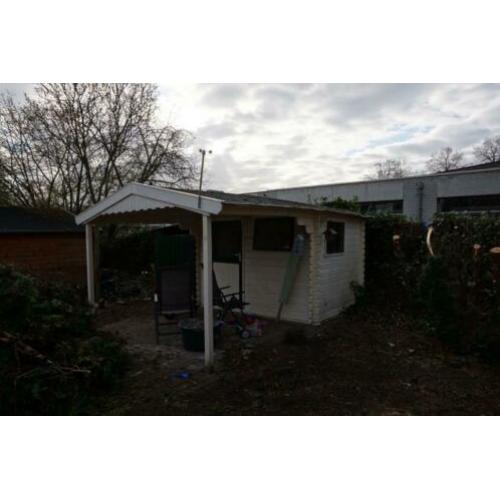 Tuinhuisje (GRATIS AF TE HALEN)