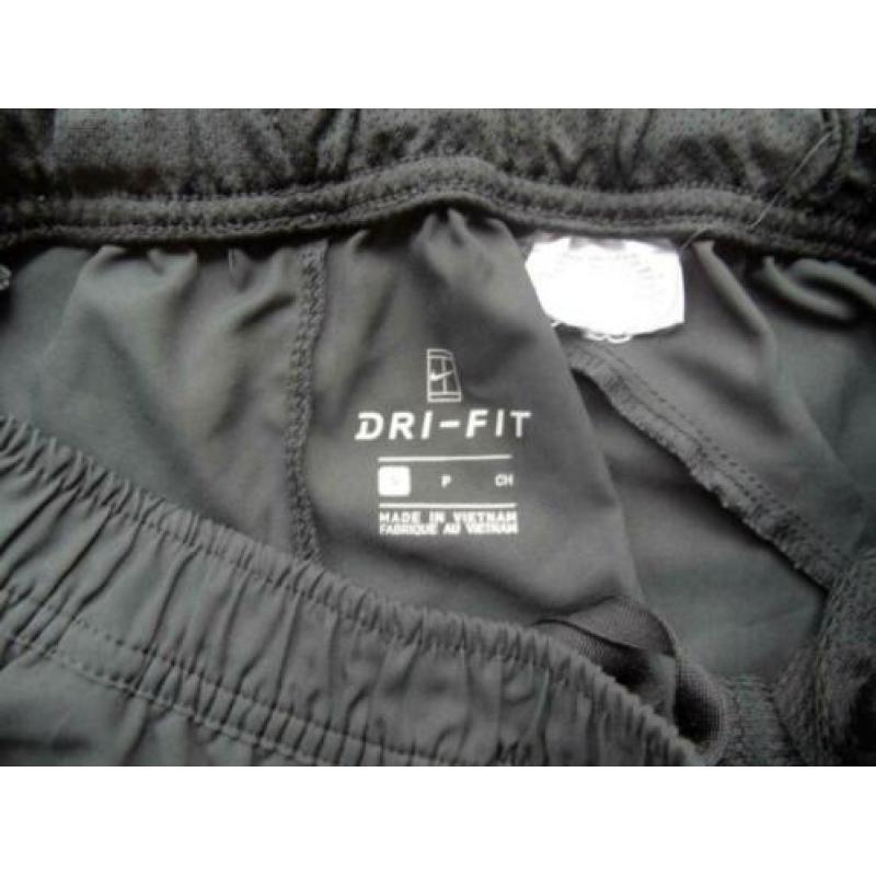 Zwarte Nike korte sport broek maat S