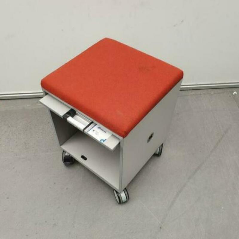 Steelcase verrijdbare kruk / kast – oranje stof