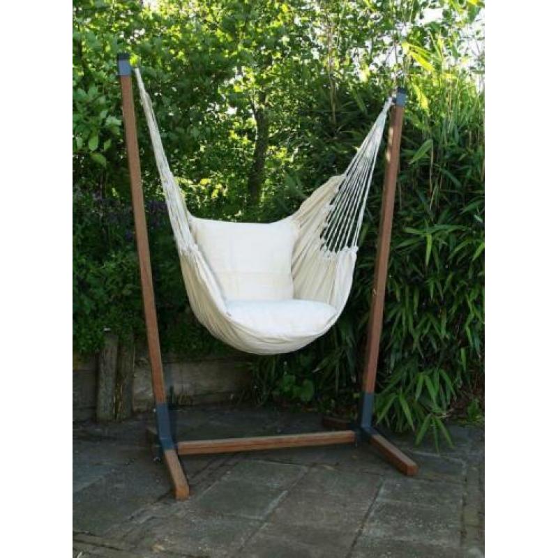 Hangstoel met bamboe houten standaard #794