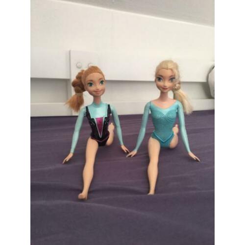Anna en elsa barbie per stuk €7,50 twee voor 13,50