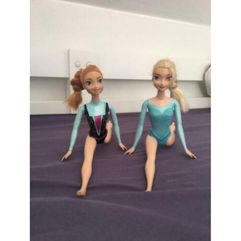 Anna en elsa barbie per stuk €7,50 twee voor 13,50