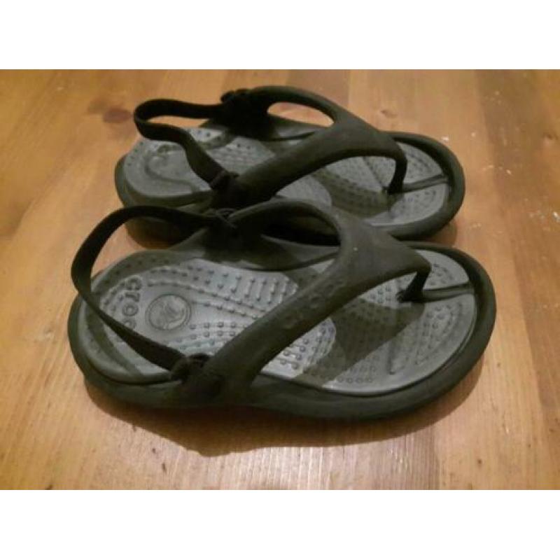 Mooie Crocs slippers zwart/grijs zo goed als nieuw 24-25