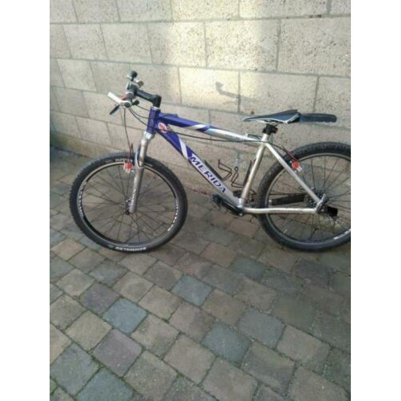 Merida mountainbike, alleen achterrem, verlichting