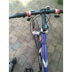 Merida mountainbike, alleen achterrem, verlichting