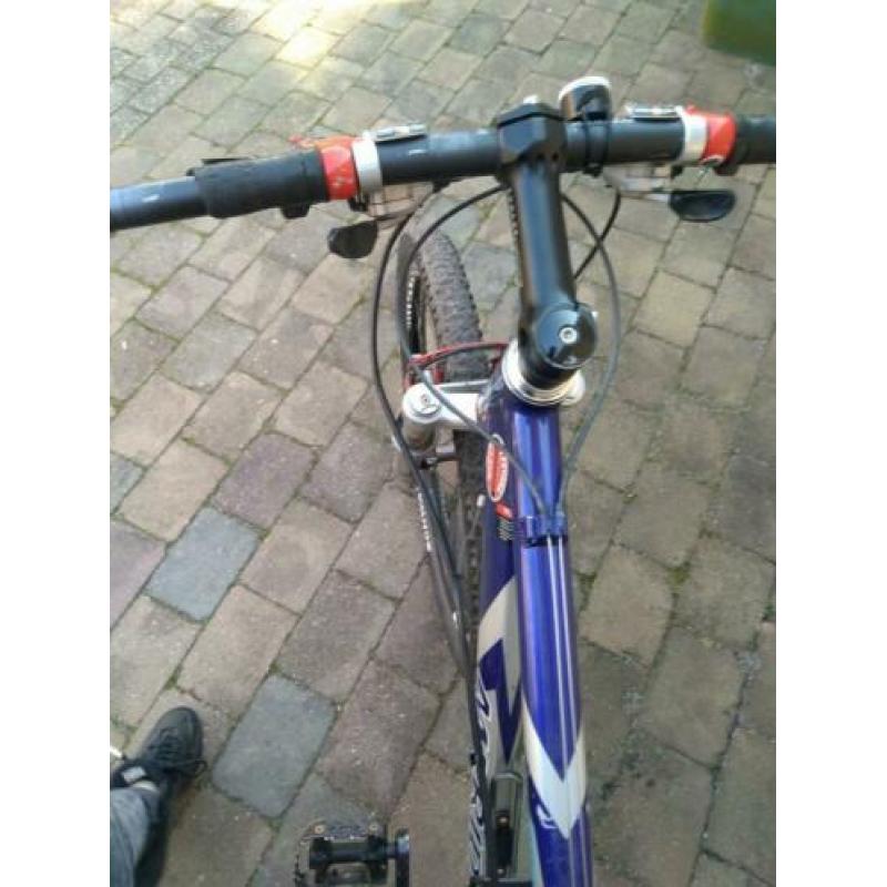 Merida mountainbike, alleen achterrem, verlichting
