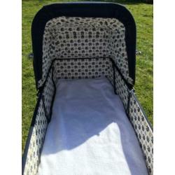Super set Vintage retro kinderwagen en reiswieg jaren 50 60