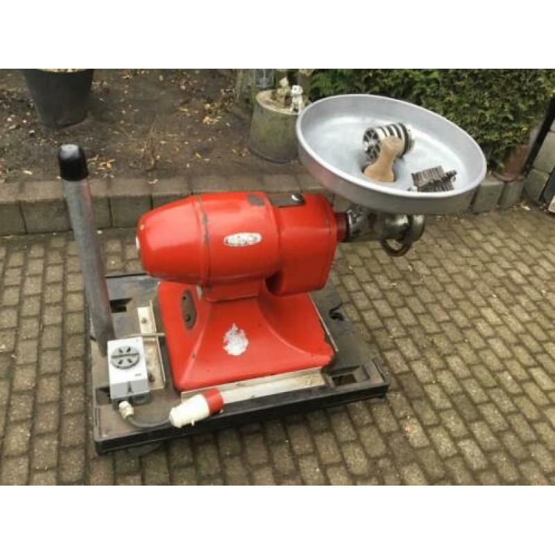 Gehakt molen 380 v op pallet met wieltjes
