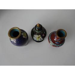 Drie vintage Cloisonne Vaasjes.