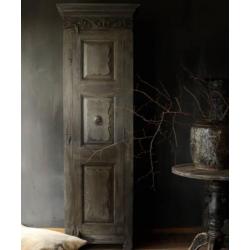 Oude Indische( Wabi Sabi) kast een deurs
