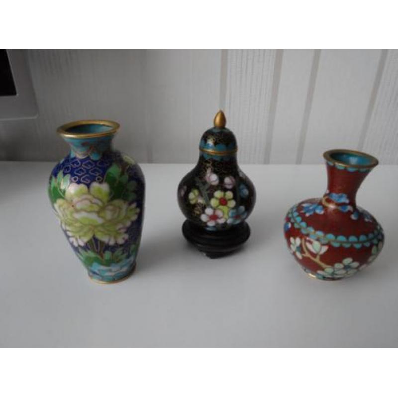 Drie vintage Cloisonne Vaasjes.