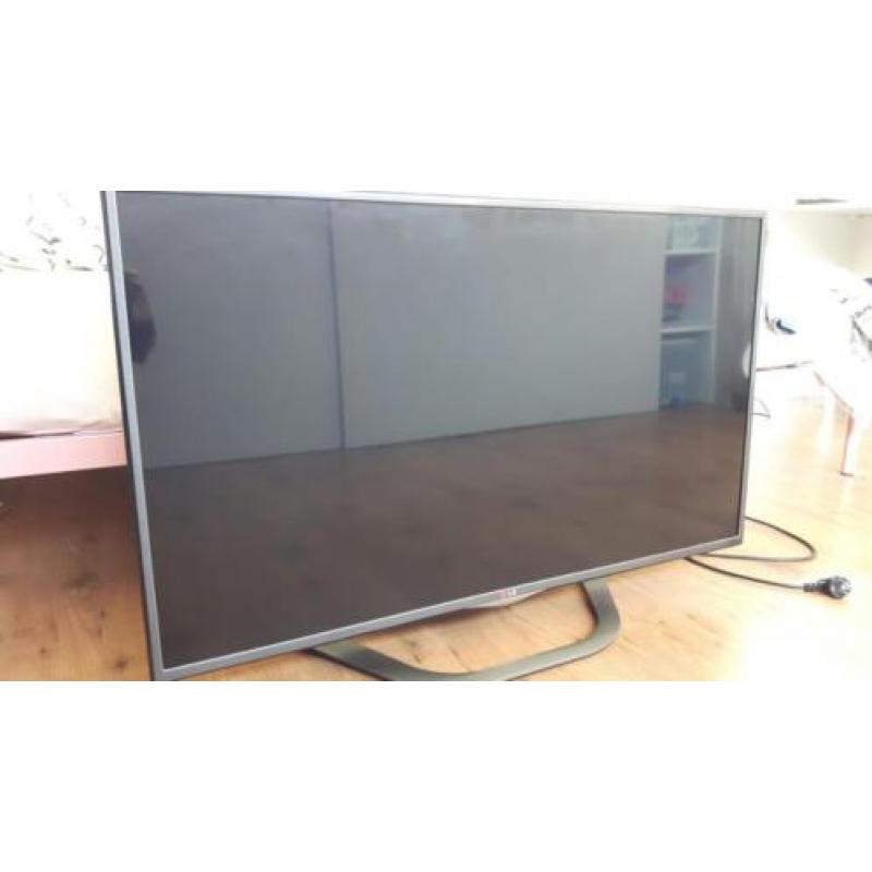 LG smart tv 42 inch (105 cm)