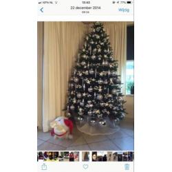 Kerstboom kunst met versiering.