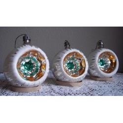 ~ 3 Oude deuk kerstballen ~