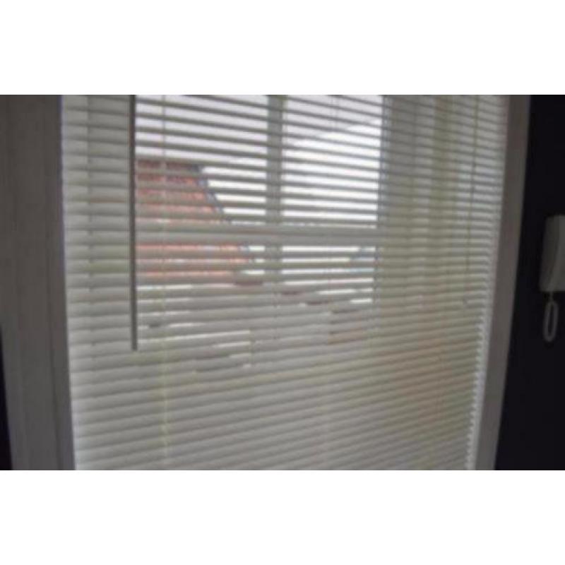 Houten jaloezieen 25mm brede lammelen 80x160cm NU €20