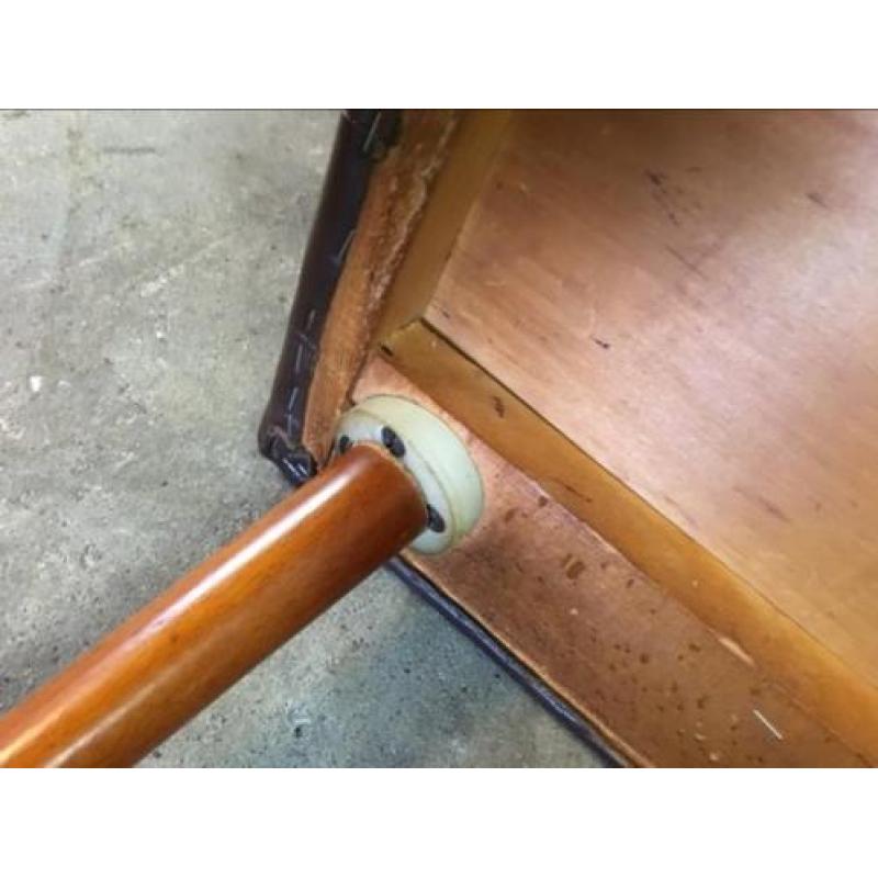 Retro leren voetenbank / hocker teak poten
