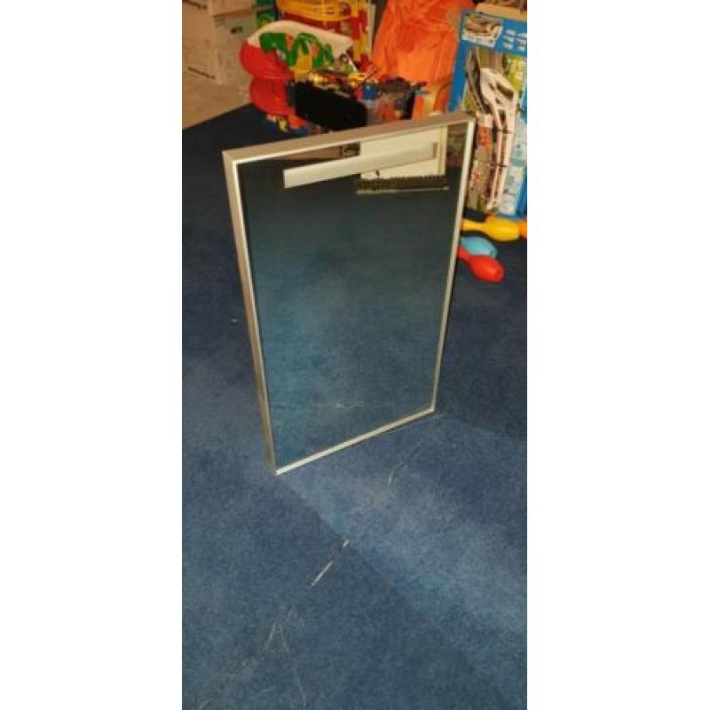 Nieuwe badkamerspiegel / toiletspiegel + verlichting. 75x45