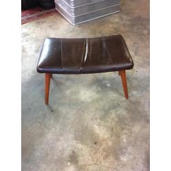 Retro leren voetenbank / hocker teak poten