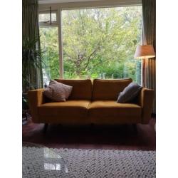 gele bank, velours, 1 jaar oud, 2.5 zits