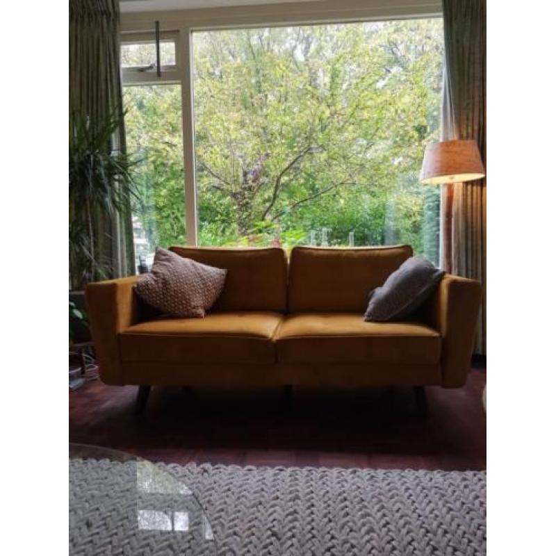 gele bank, velours, 1 jaar oud, 2.5 zits