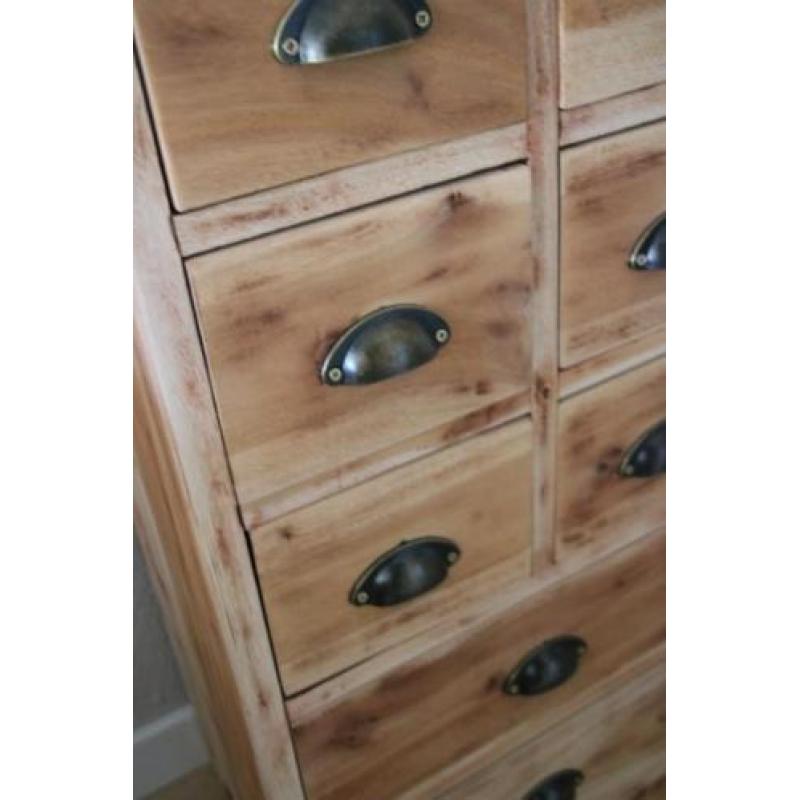 Stoere teak ladekast oude kast apothekerskast